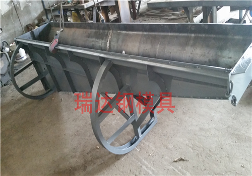 異形隔離墩鋼模具
